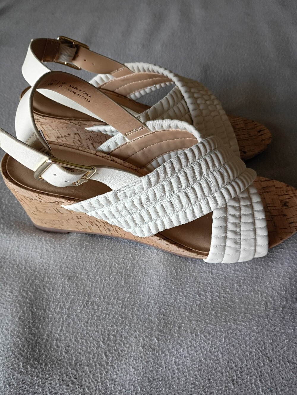 Market & Spruce Cream and Cork Jayna Criss-Cross Wedge Sandals Size 8.5
